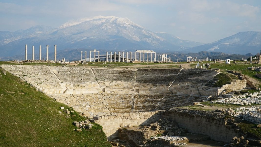 Laodikeia ve Tripolis Antik Kent Kazılarına Türkiye İş Bankası’ndan Destek