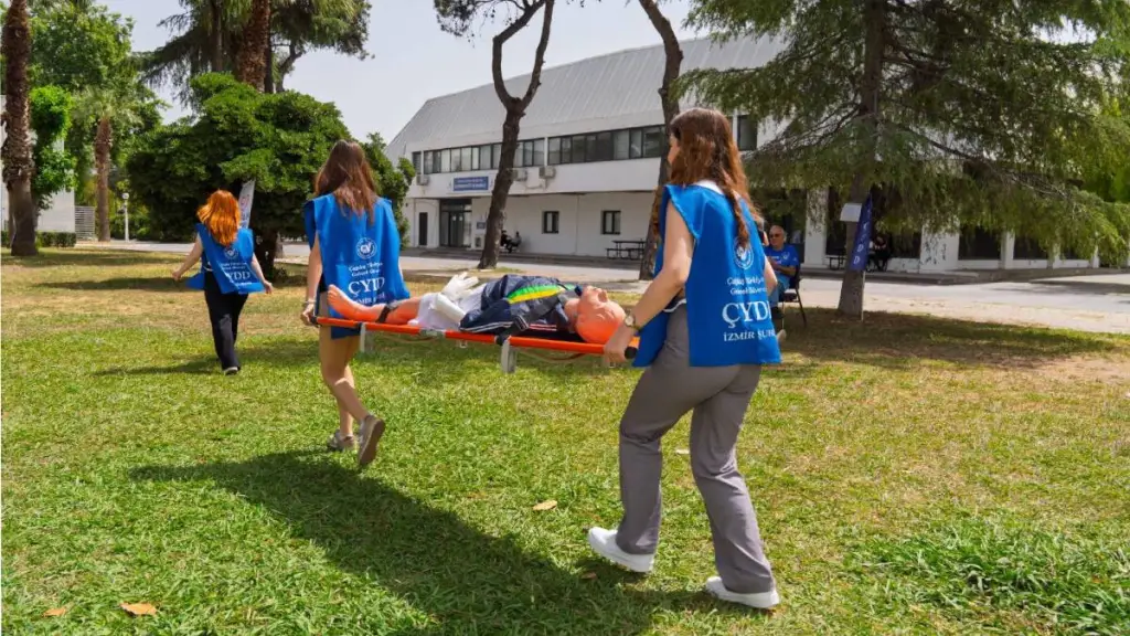 ÇYDD’li Gençler Afetlerde İlk Yardıma Hazır