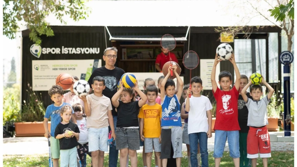 Bornova Aşık Veysel Rekreasyon Alanı’nda Yeni Spor İstasyonu Hizmete Girdi