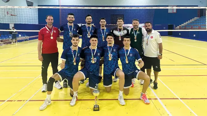 Beykoz Üniversitesi’nin Erkek Basketbol ve Voleybol Takımlarından Çifte Türkiye Şampiyonluğu!