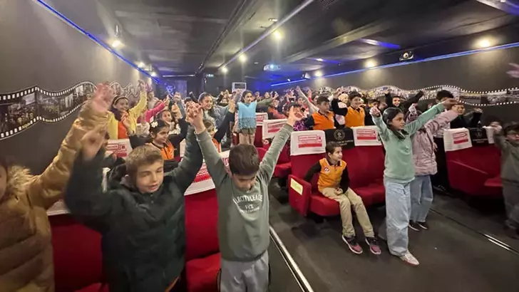 “Gezen Sinema” TIR’ı Anadolu’da 895 Bin İzleyiciyle Buluştu