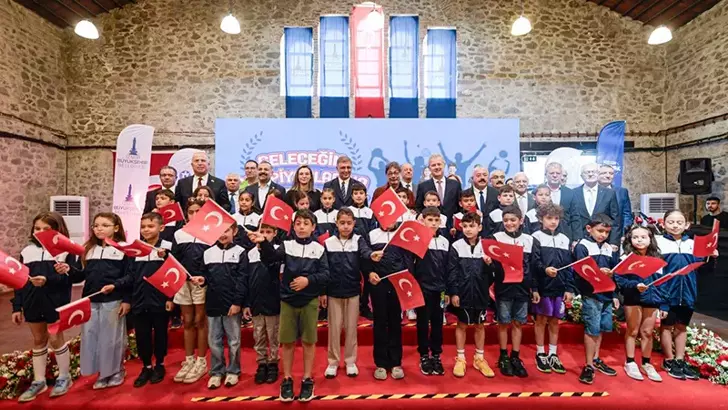 İzmir, Sporun Geleceğine Yatırım Yapıyor