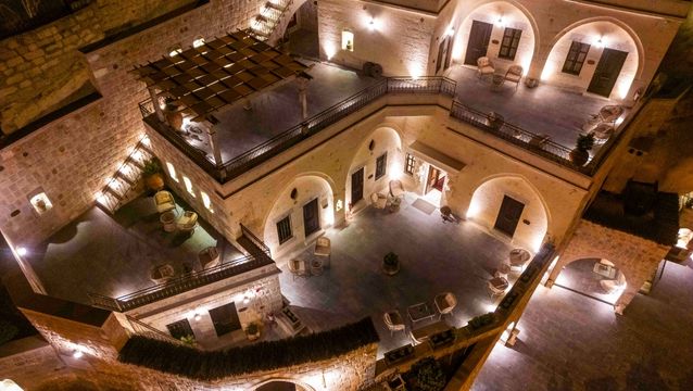 Kapadokya’da Yeni Bir Dönem: İlk Mağara Oteli Hizmete Açıldı