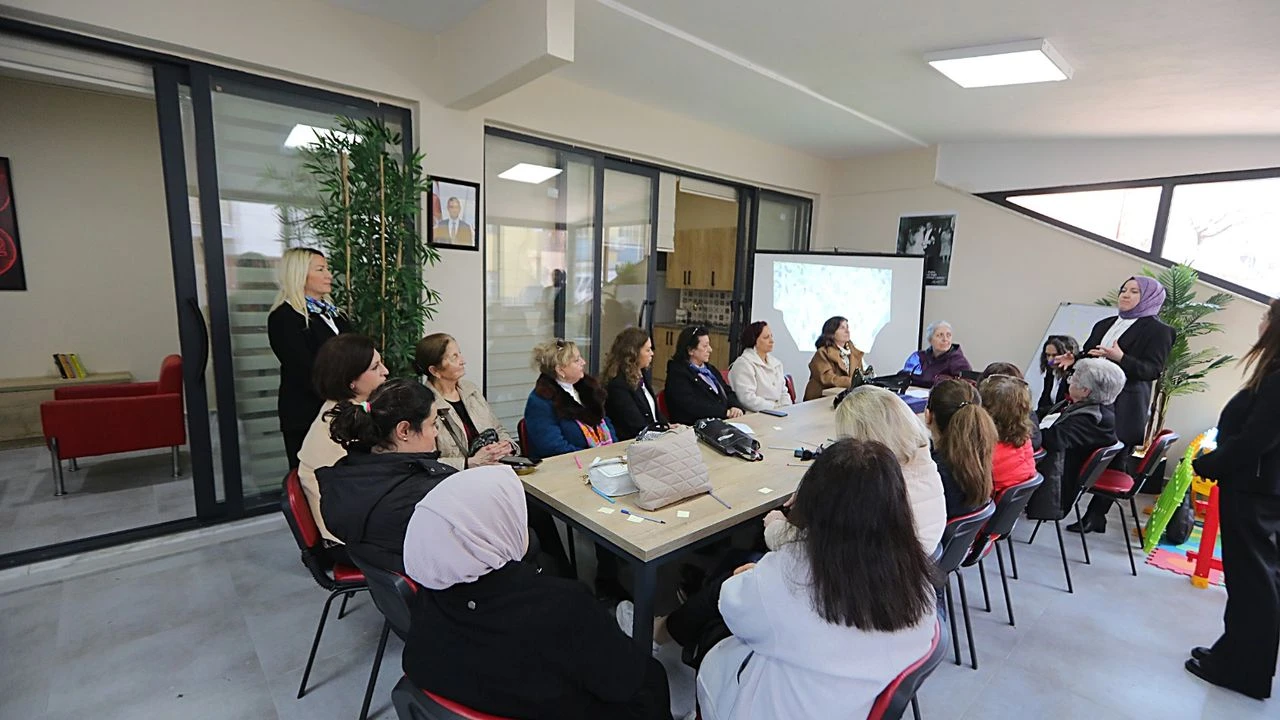 Bayraklı’da Kadınlar Danışma Merkezi Atölyelerinde Bir Araya Geliyor