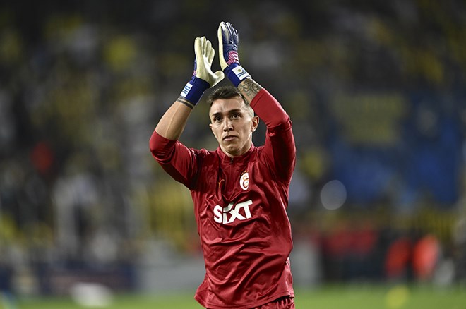 Muslera ayrılığı gözyaşlarıyla açıkladı: "Yarın son maçıma çıkacağım" - 12. Foto