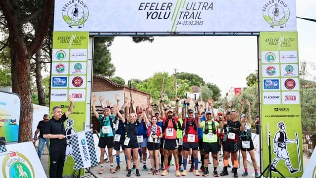 Efeler Yolu Ultra Trail Start Aldı: Sporcular İzmir’in Doğal ve Tarihi Rotasında Yarışıyor