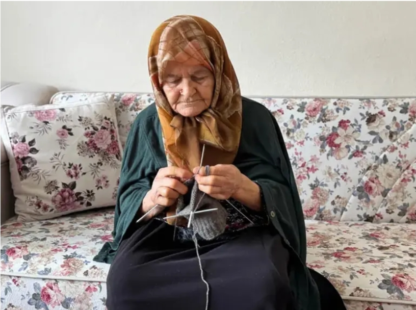 109 yaşındaki ‘Hayriye Aybastı’ ya Anneler Günü ziyareti
