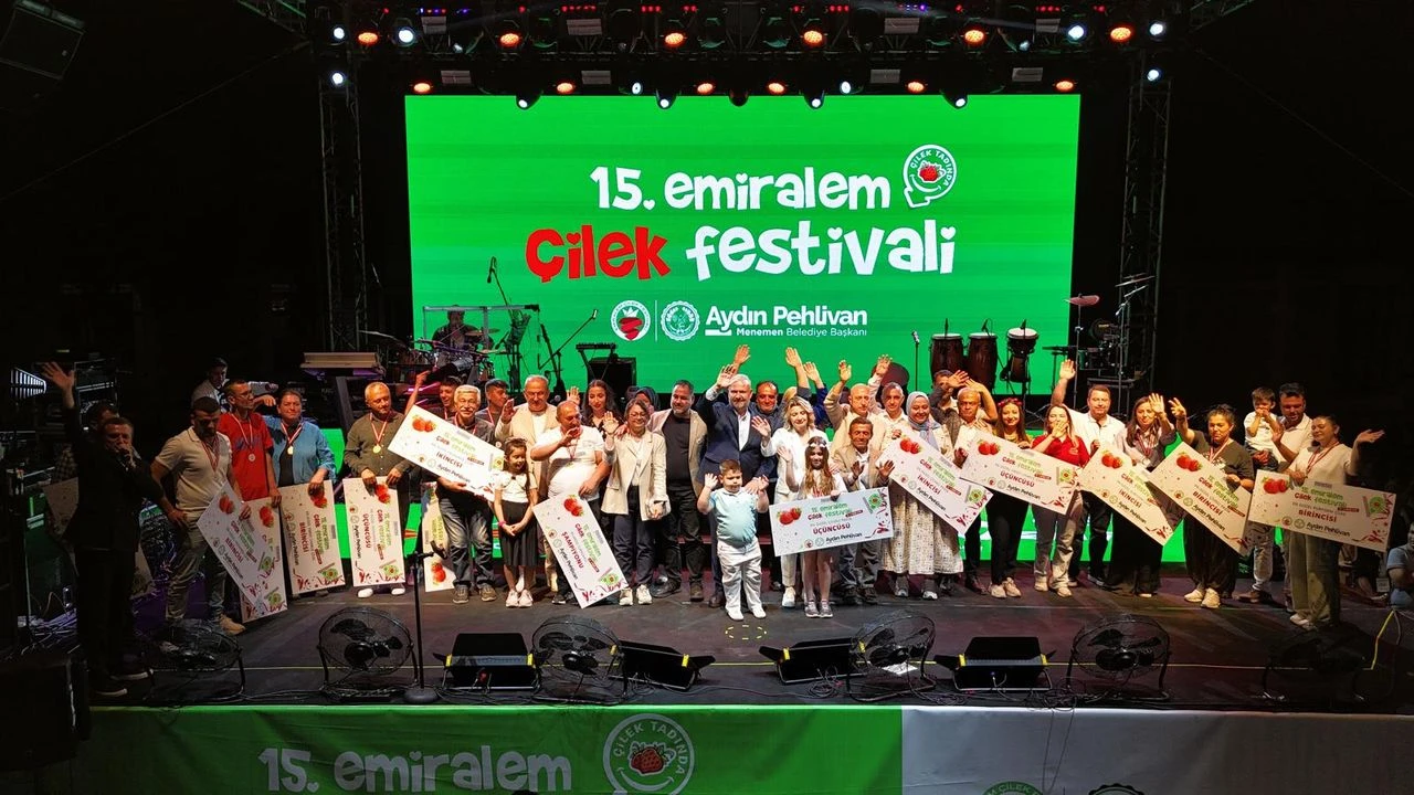 Emiralem Çilek Festivali’ne Yoğun İlgi!