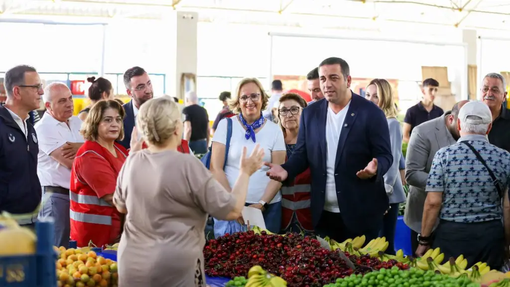 Başkan Erman Uzun, Bayram Öncesi Esnafla Buluştu