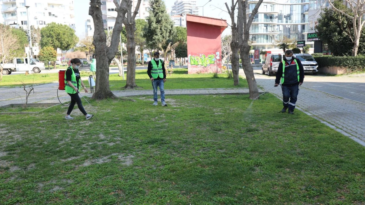 Bayraklı’da Halk Sağlığı İçin İlaçlama Çalışmaları Sürüyor