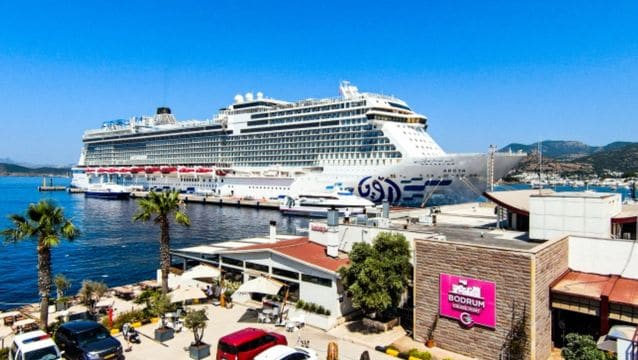 Malta Bayraklı Dev Kruvaziyer Bodrum’a İlk Kez Demir Attı