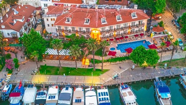Caria Luxury Hotel, gözde turizm bölgesinde misafirlerini ağırlamaya başladı