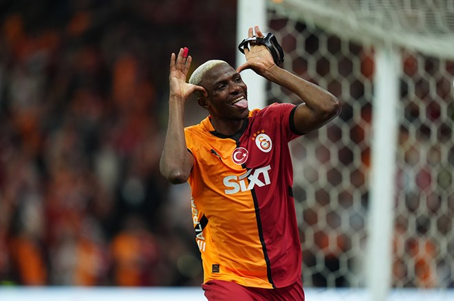 Victor Osimhen’in Al Hilal ile anlaşma sağladığı öne sürüldü.